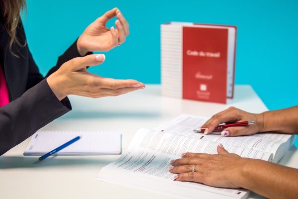 如何使用AI自动绘图